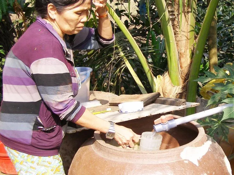 Hiện vẫn còn nhiều hộ dân ở huyện Bình Chánh (TP.HCM) dùng nước không an toàn