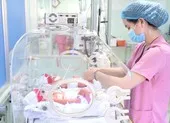TP.HCM thay đổi nhân sự trạm y tế lưu động tương xứng với F0 từng địa phương ảnh 1 Mẹ song thai không tiêm vaccine suýt chết vì nhiễm COVID-19
