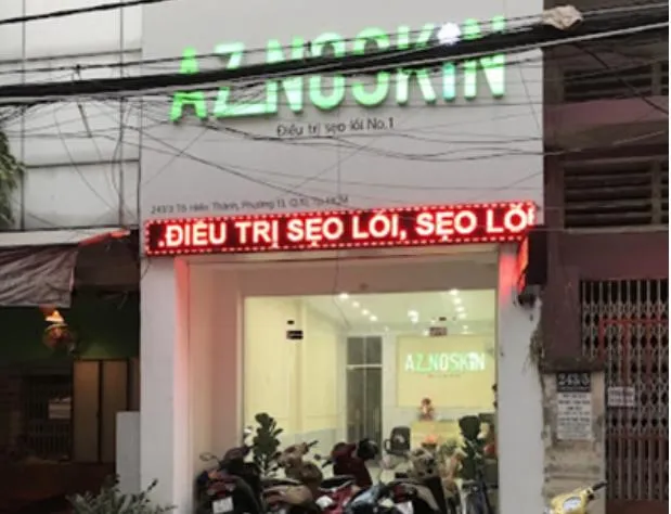 Thanh tra Sở Y tế TP.HCM yêu cầu cơ sở AZ NOSKIN ngưng ngay hoạt động khám bệnh, chữa bệnh. Ảnh: SỞ Y TẾ