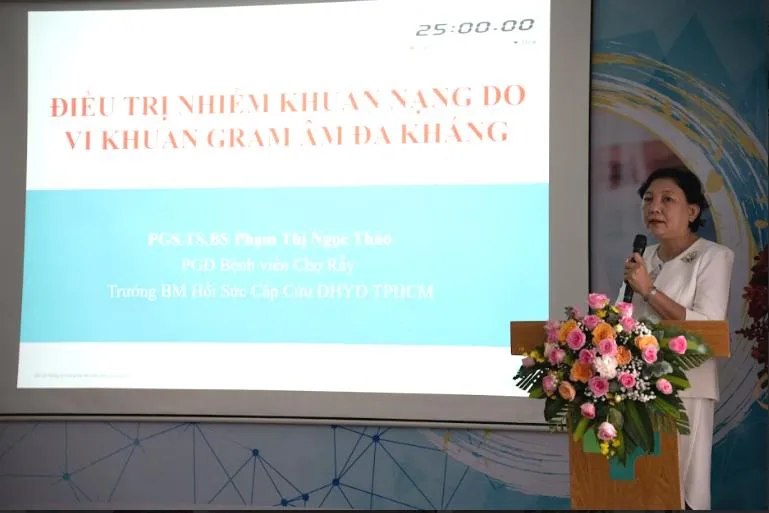PGS-TS Phạm Thị Ngọc Thảo đang trình bày tại hội thảo. Ảnh: THẢO NGỌC PGS-TS Phạm Thị Ngọc Thảo đang trình bày tại hội thảo. Ảnh: THẢO NGỌC