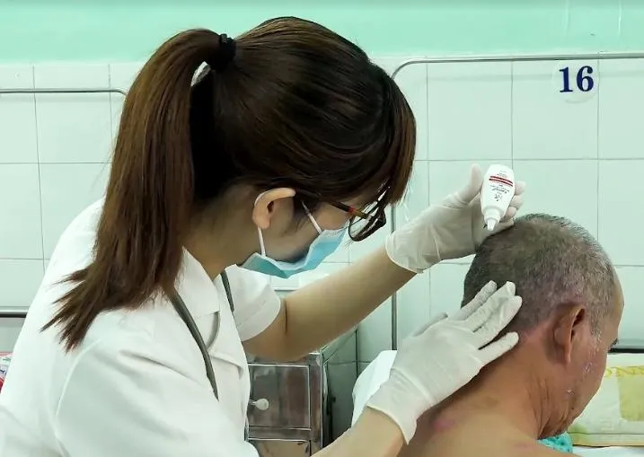 dieu-tri-benh-vay-nen điều trị bệnh vảy nến