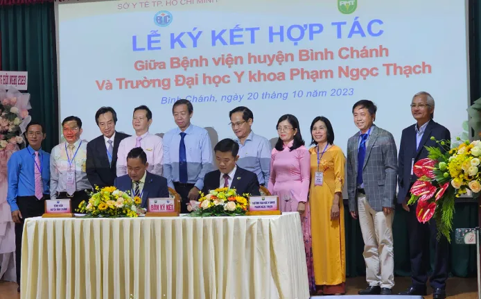 BV huyện Bình Chánh và Trường ĐH Y khoa Phạm Ngọc Thạch ký kết hợp tác. Ảnh: TRẦN NGỌC benh-vien-binh-chanh.jpg