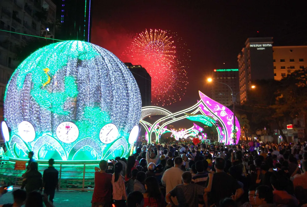 Người dân TP.HCM đón năm mới ảnh 14 Người dân TP.HCM đón năm mới ảnh 14