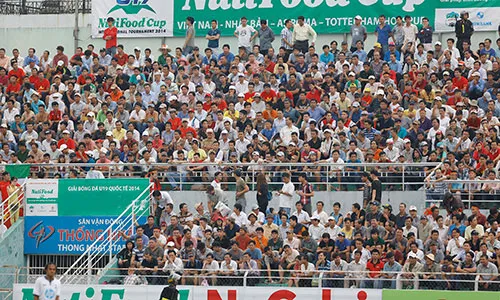 Dịch vụ ăn theo giải U19 sôi động ảnh 11 02-2290-1389174441.jpg