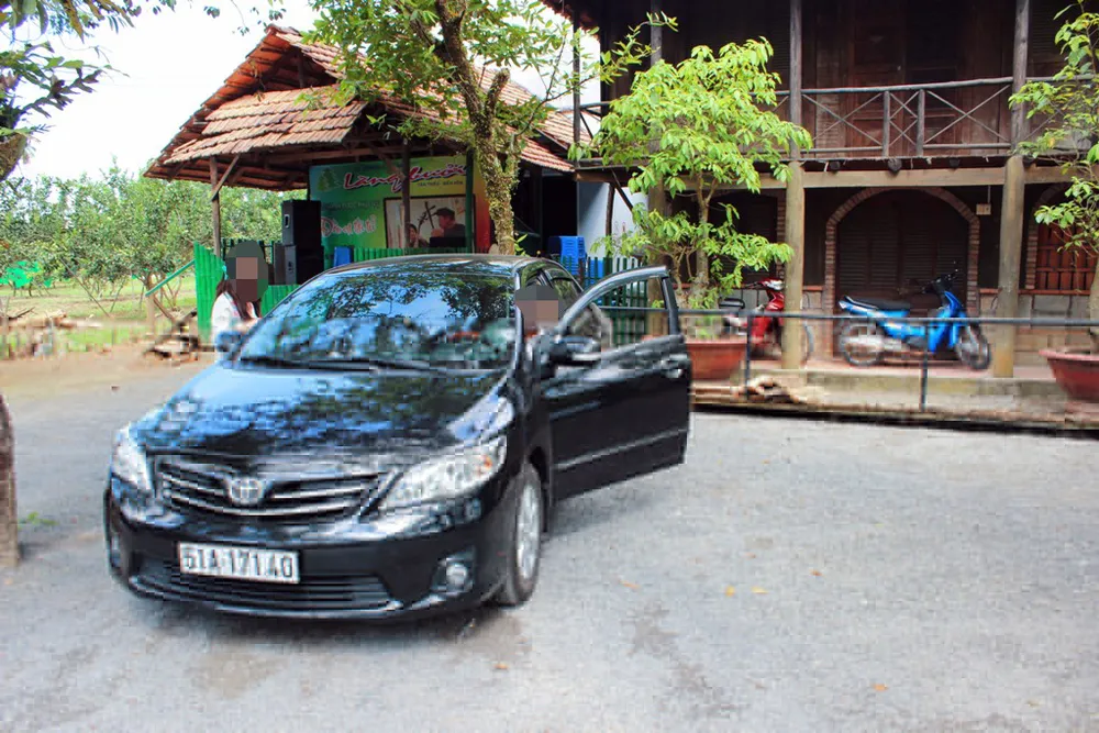 Chiếc Altis cho thuê, sau đó biến mất cùng những người thuê xe.