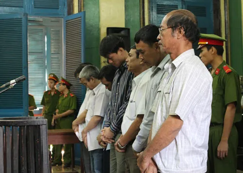 Xét xử đường dây 'chạy' hồi gia ảnh 1 Xét xử đường dây chạy hồi gia