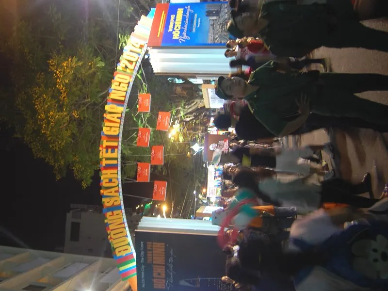 Khai mạc đường hoa Nguyễn Huệ 2014 ảnh 8