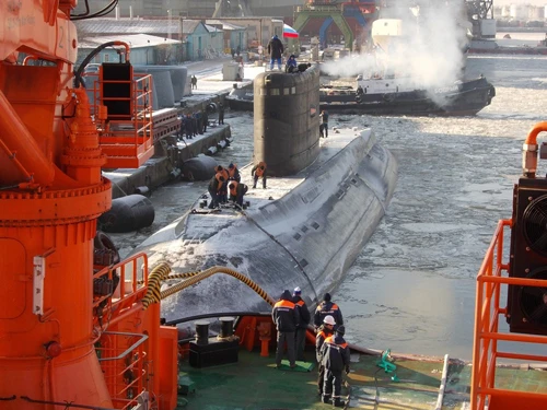 Sau lễký kết văn bản nghiệm thu kỹ thuật vào ngày 16/1 tại nhà máy Admiralty Verfi ở St Peterburg,đối với tàu ngầm HQ 183 Hồ Chí Minh đã diễn ra