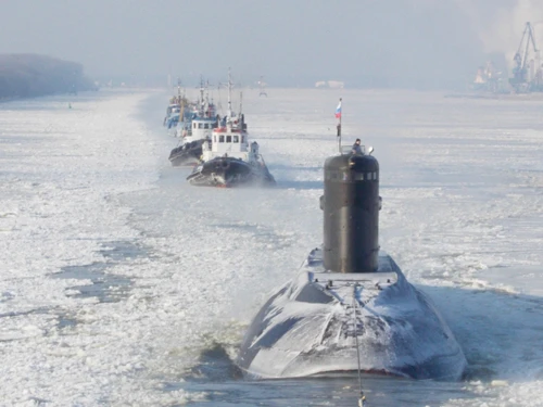 Tàu Hồ Chí Minh là tàu ngầm thế hệ thứ 3 thuộc Dự án 636 Varshavyanka (NATO gọi là Kilo), đồng thời là chiếc thứ hai mà Nga bàn giao cho Việt Nam trong hợp đồng gồm 6 chiếc.