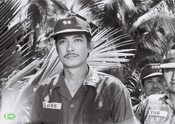 Ván bài lật ngửa, Chánh Tín