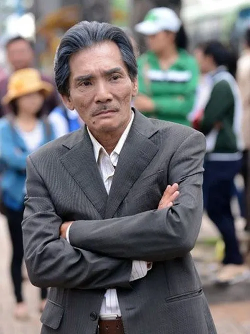 Ván bài lật ngửa, Chánh Tín