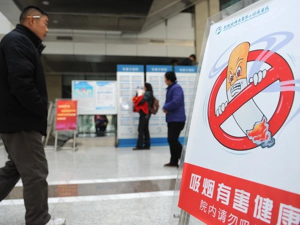 Thuốc lá điện tử không giúp người nghiện cai thuốc ảnh 1