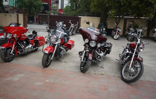 Phòng CSGT tạm ngừng đăng ký xe phân khối lớn - 1