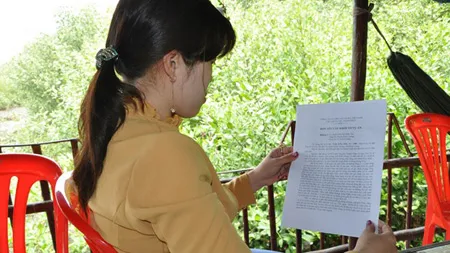 Nạn nhân Trần K.T với lá đơn yêu cầu khởi tố <a href='https://plo.vn/phap-luat/vu-an/' title='vụ án'>vụ án</a> “làm nhục người khác”