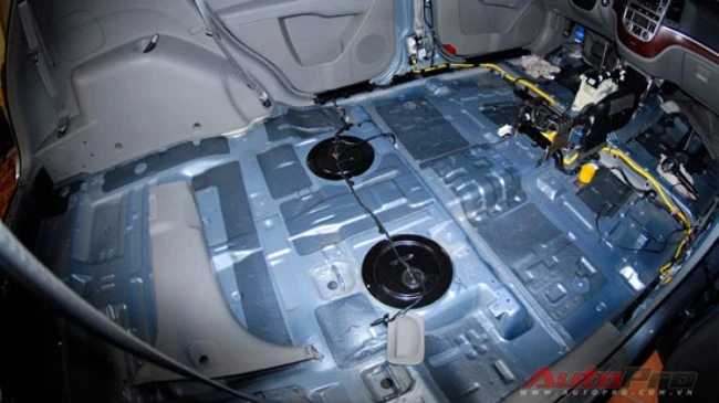 Xử lý nội thất xe ngập nước