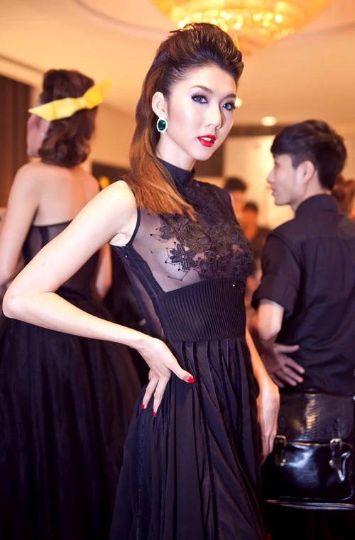 Những sao Việt sexy hơn với váy ren xuyên thấu ảnh 7