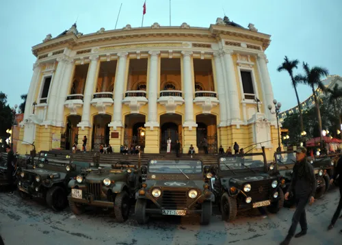 Những người chơi xe Jeep phải đam mê và có tính tập thể cao. Ảnh: Hoàng Nam. 3.jpg