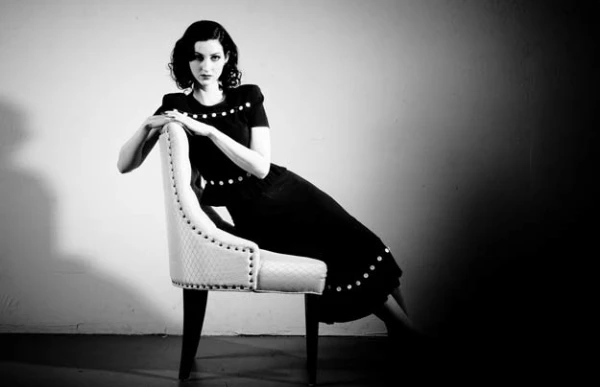  Tám vị trí trên cơ thể phụ nữ khiến đàn ông chú ý ảnh 2