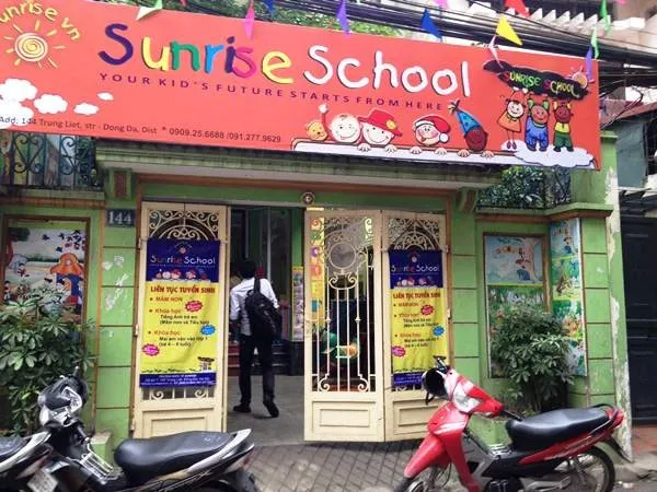 Khóa cổng trường mầm non, "giam" 14 trẻ hai giờ ảnh 1 Khóa cổng trường mầm non, "giam" 14 trẻ hai giờ ảnh 1