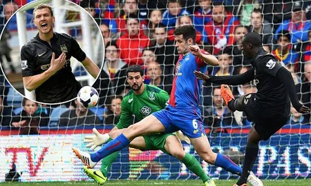 Cú sẩy chân của Liverpool tiếp thêm sức mạnh cho Man City dễ dàng hạ gục Palace