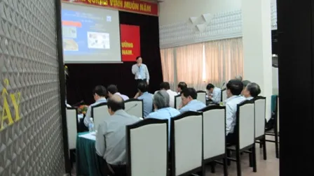 Các thí sinh bảo vệ chương trình hành động trước Ban giám khảo Các thí sinh bảo vệ chương trình hành động trước Ban giám khảo