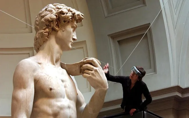 Tượng David của Michelangelo có nguy cơ đổ sụp ảnh 1