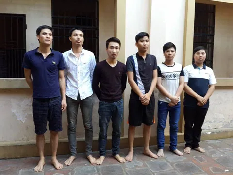 6 đối tượng tại cơ quan CA