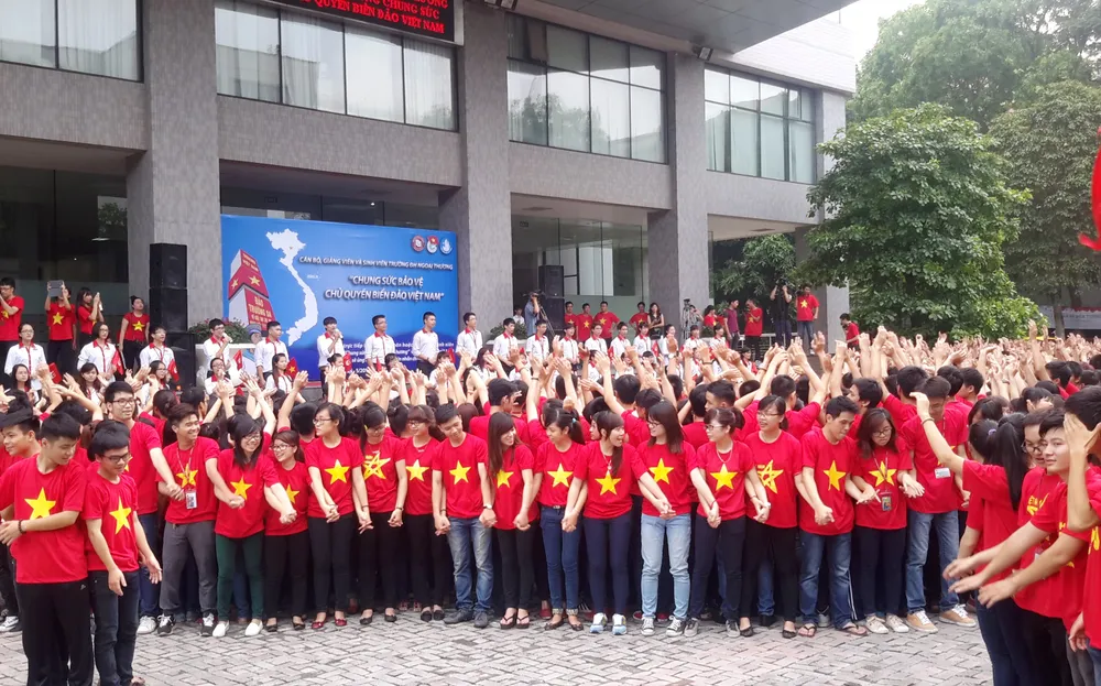 Xếp hình bản đồ tổ quốc để thể hiện chủ quyền biển đảo ảnh 1