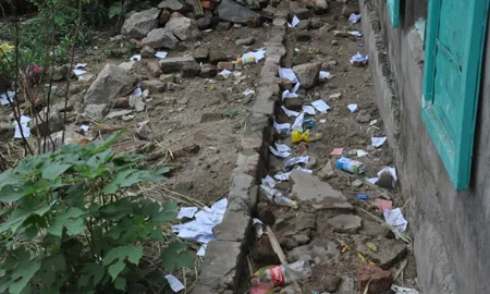 Hà Nội, nghiêm cấm, giám thị, uống bia, thi tốt nghiệp, rác, phao thi