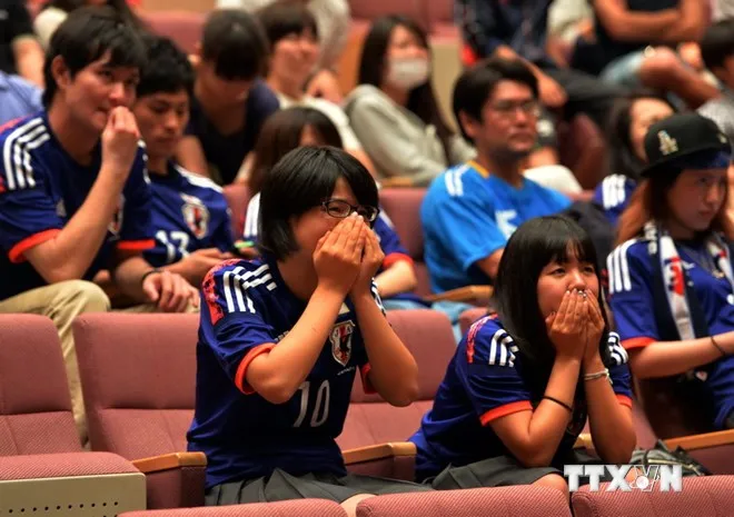 Nữ CĐV Nhật đi từ hân hoan tới buồn bã khi đội nhà bị loại ảnh 6 Nữ CĐV Nhật đi từ hân hoan tới buồn bã khi đội nhà bị loại ảnh 6