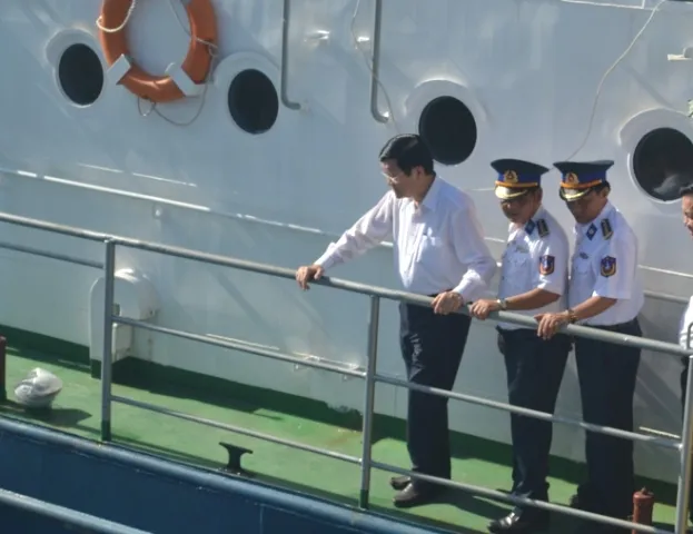 Chùm ảnh Chủ tịch nước Trương Tấn Sang thăm tàu CSB ở Đà Nẵng ảnh 6