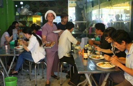 Sĩ tử nên ăn uống hợp vệ sinh để bảo vệ sức khỏe trong những ngày thi