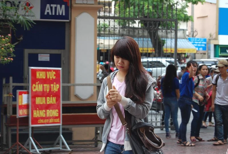 Nhiều sai sót trong ngày làm thủ tục thi ĐH đợt 2 ảnh 3
