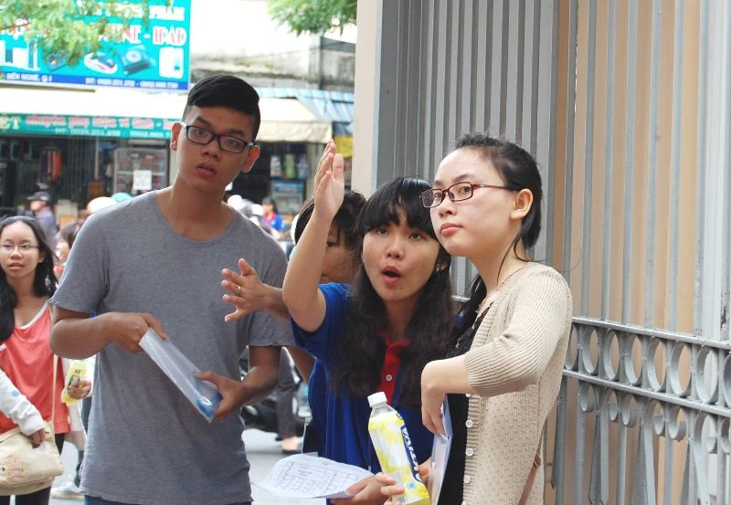 Nhiều sai sót trong ngày làm thủ tục thi ĐH đợt 2 ảnh 5