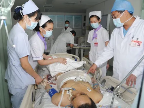 Người đàn ông mang khối u lớn nhất thế giới: 110 kg ảnh 7 Bệnh nhân Yang sau ca phẫu thuật