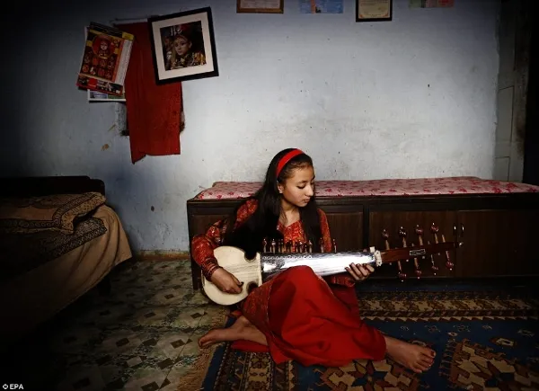 Cuộc sống của 'Thần trinh nữ' Nepal có gì khác thường? ảnh 10