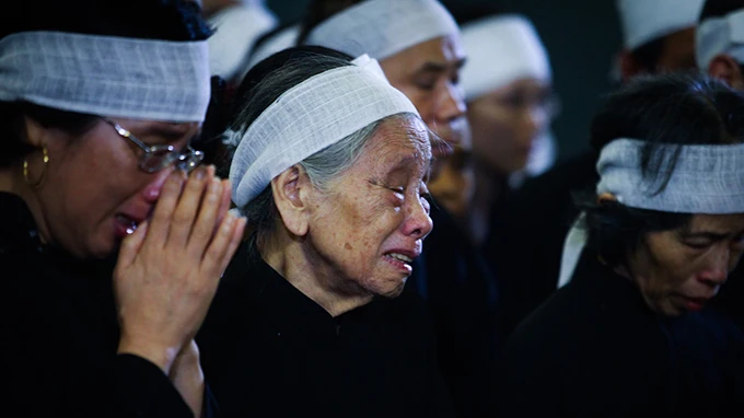 Hà Nội mưa trắng trời đưa “cụ Dế Mèn” về cùng đất mẹ ảnh 3