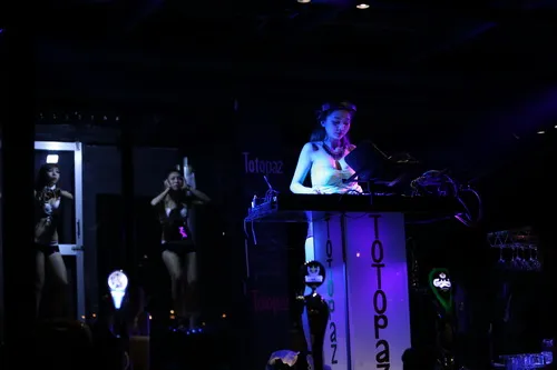 Cận cảnh một ngày làm việc của nữ DJ ảnh 15