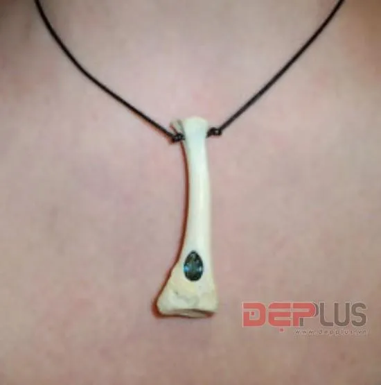 Những món trang sức kinh dị nhắc đến đã "rùng mình" ảnh 10