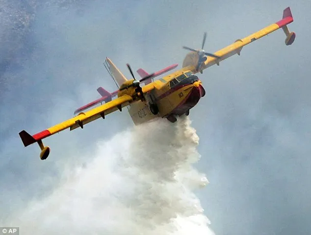 Nhập viện vì hành động khác người khi chơi trò dội nước đá ảnh 1