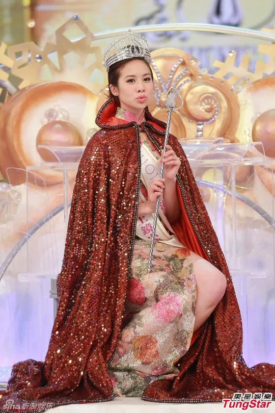 Ngắm nhan sắc tân Hoa hậu Hồng Kông