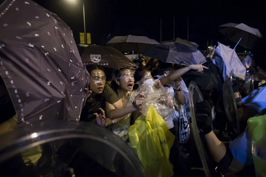 Biểu tình tại Hong Kong: Trung tâm tài chính hay ‘chiến trường’? ảnh 13