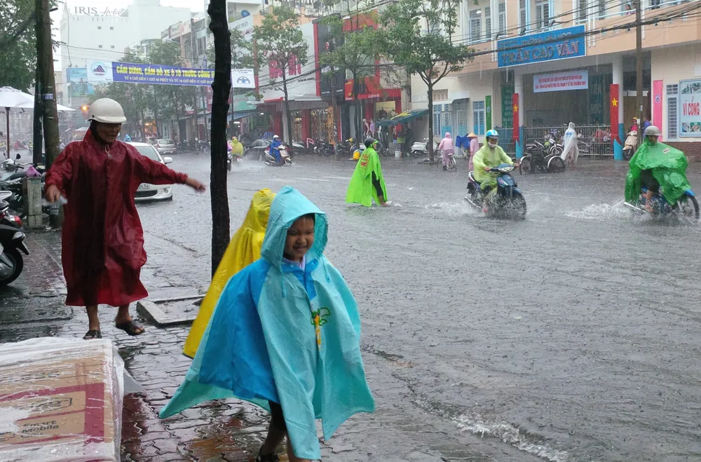 Sau một trận mưa, Đà Nẵng ngập chìm trong nước ảnh 3 Sau một trận mưa, Đà Nẵng ngập chìm trong nước ảnh 3