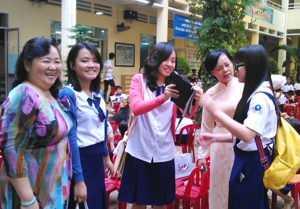 20-11, nhà trường xin từ chối nhận quà của phụ huynh ảnh 2