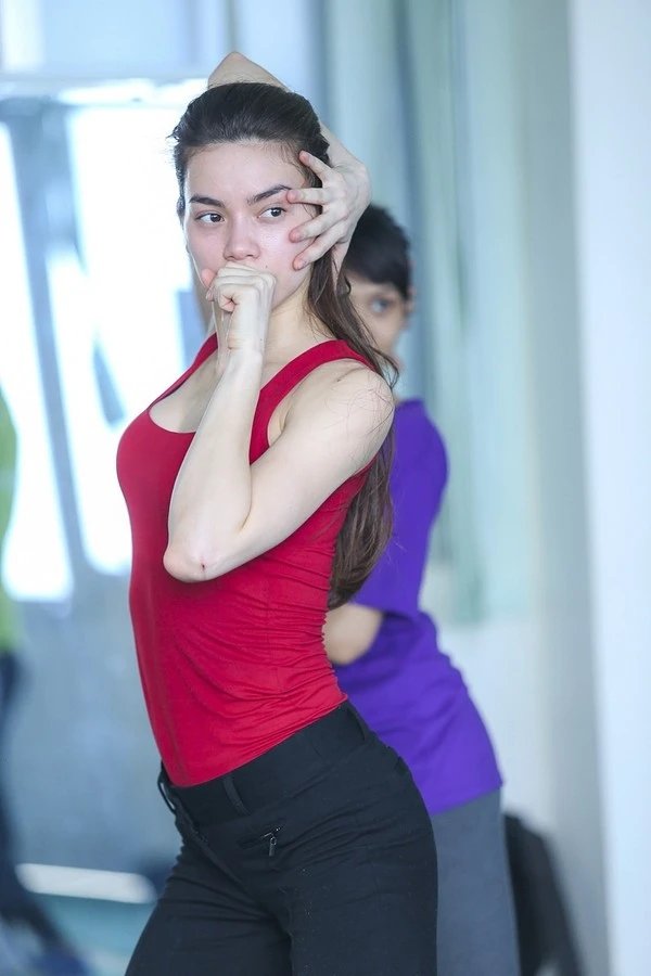 Hồ Ngọc Hà tập luyện cùng biên đạo múa của Britney Spears 10