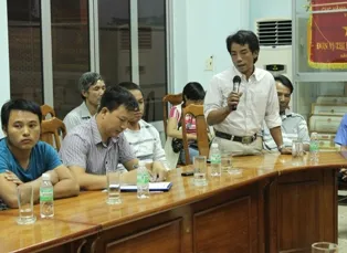 Dùng tàu chuyên dụng tìm kiếm 8 ngư dân mất tích trên biển ảnh 1