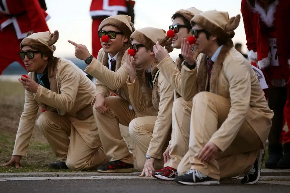 Độc đáo cuộc thi chạy của các ông già Noel khắp thế giới ảnh 11