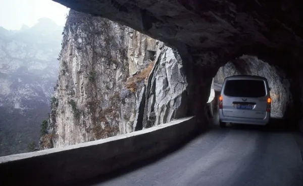 10 đường đua điên rồ nhất thế giới ảnh 2