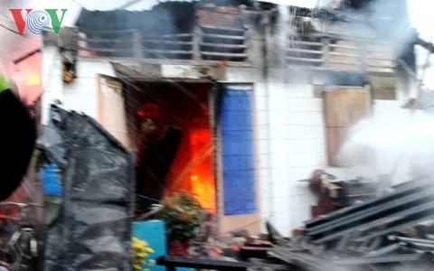 Bất cẩn trong thắp hương đèn cúng tết, 1 căn nhà bị thiêu rụi ảnh 4 Bất cẩn trong thắp hương đèn cúng tết, 1 căn nhà bị thiêu rụi ảnh 4