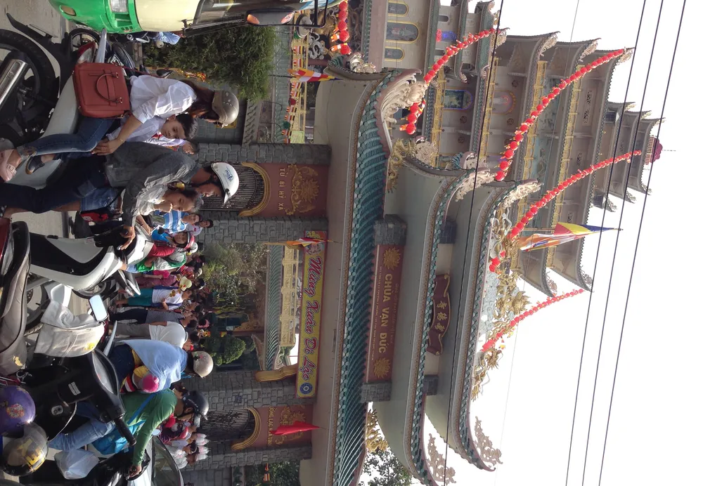 Sài Gòn ngày phố thưa, người vắng, tràn ngập nắng ảnh 5